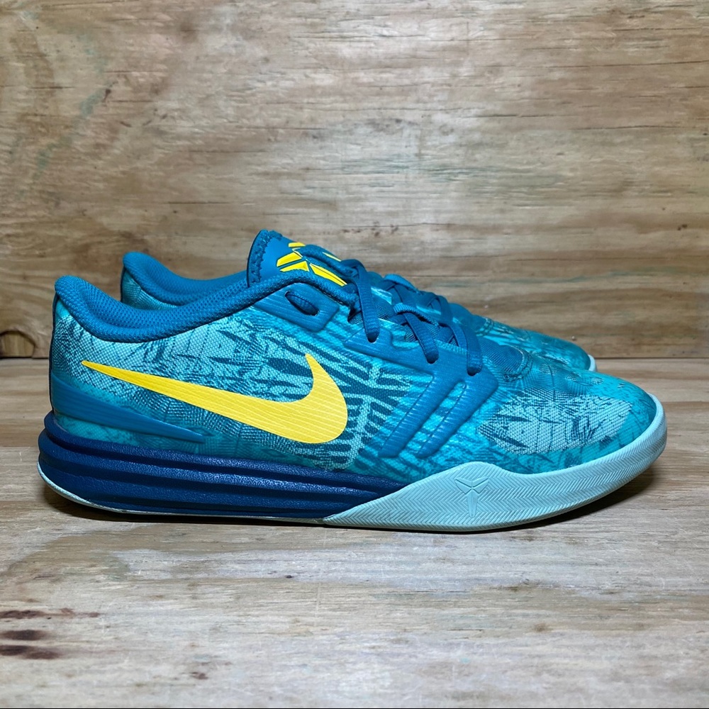 Nike KB Mentality Basketball Shoes